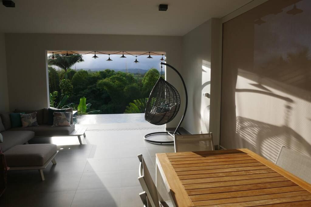 Villa Kumquat Avec Piscine Et Vue Sur Les Montagnes Petit-Bourg Exterior photo