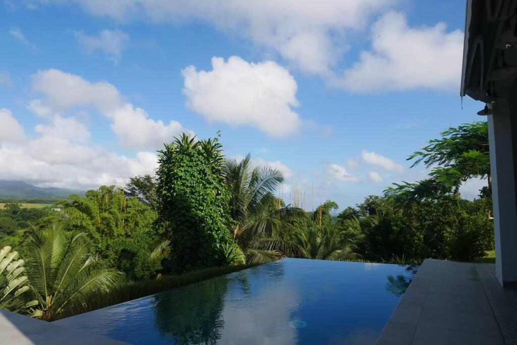 Villa Kumquat Avec Piscine Et Vue Sur Les Montagnes Petit-Bourg Exterior photo