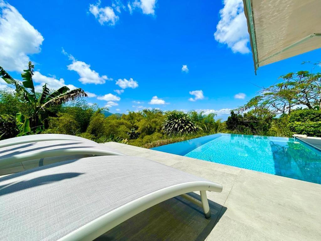 Villa Kumquat Avec Piscine Et Vue Sur Les Montagnes Petit-Bourg Exterior photo